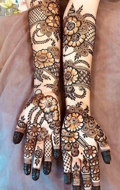 back hand arabic mehndi design