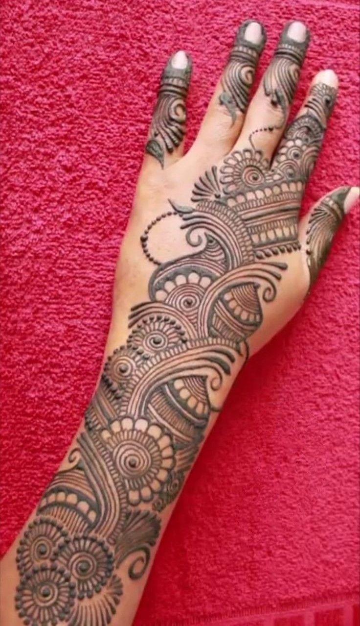 back hand arabic mehndi design