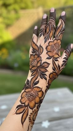 back hand arabic mehndi design