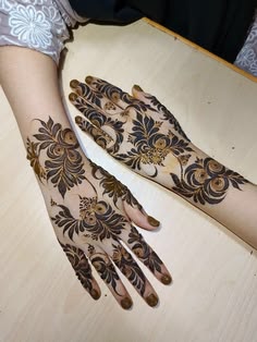 back hand arabic mehndi design