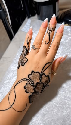 simple arabic mehndi design