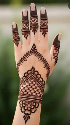 simple arabic mehndi design