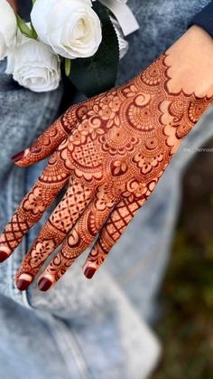 stylish stylish back hand mehndi design