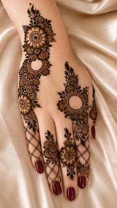 stylish stylish back hand mehndi design