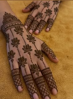 stylish stylish back hand mehndi design