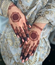 stylish stylish back hand mehndi design