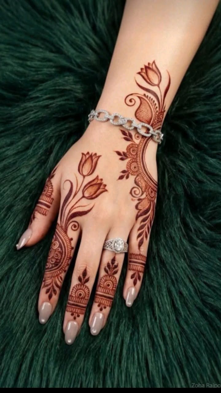 stylish stylish back hand mehndi design