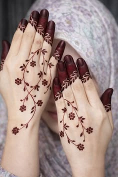stylish stylish back hand mehndi design