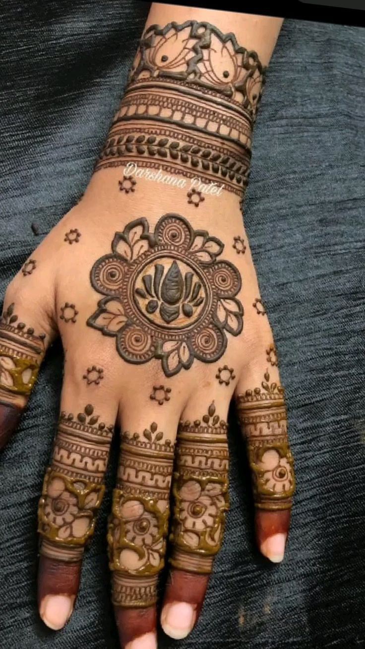 stylish teej mehndi designs