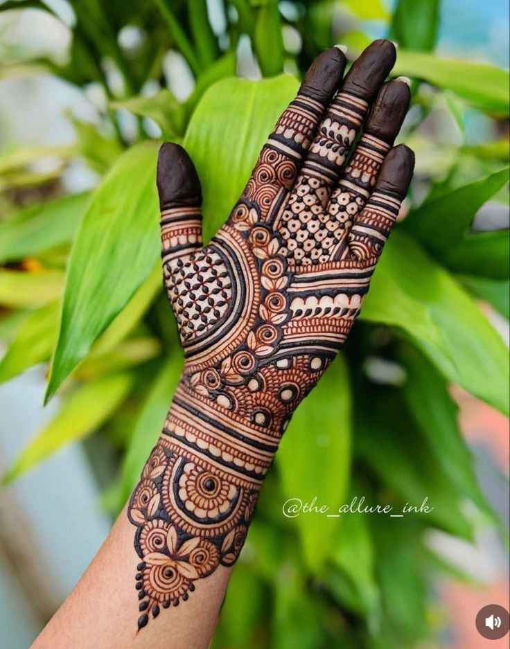 stylish teej mehndi designs