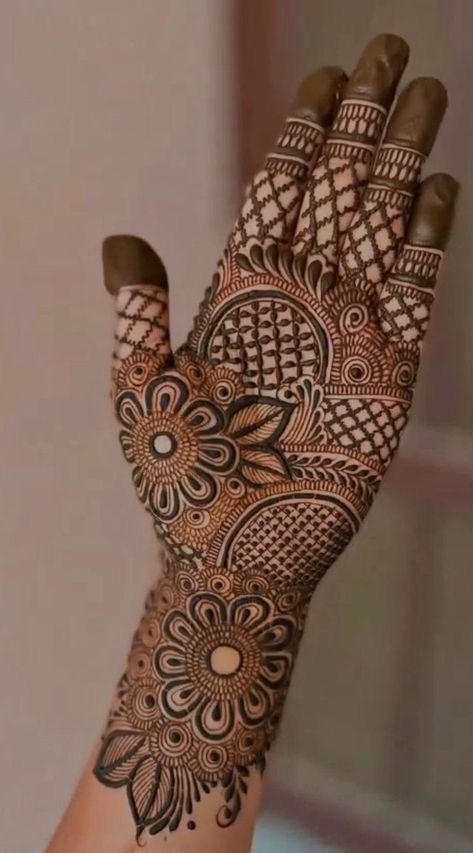 stylish teej mehndi designs