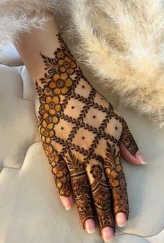 stylish teej mehndi designs