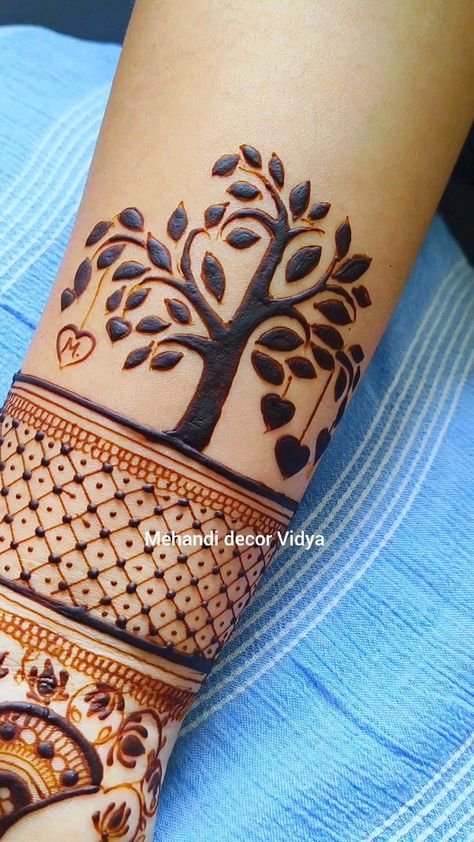 stylish teej mehndi designs