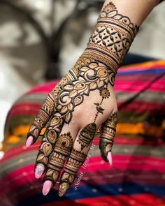 stylish teej mehndi designs