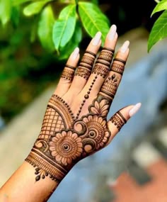 stylish teej mehndi designs