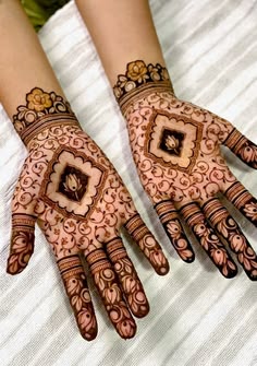 stylish teej mehndi designs